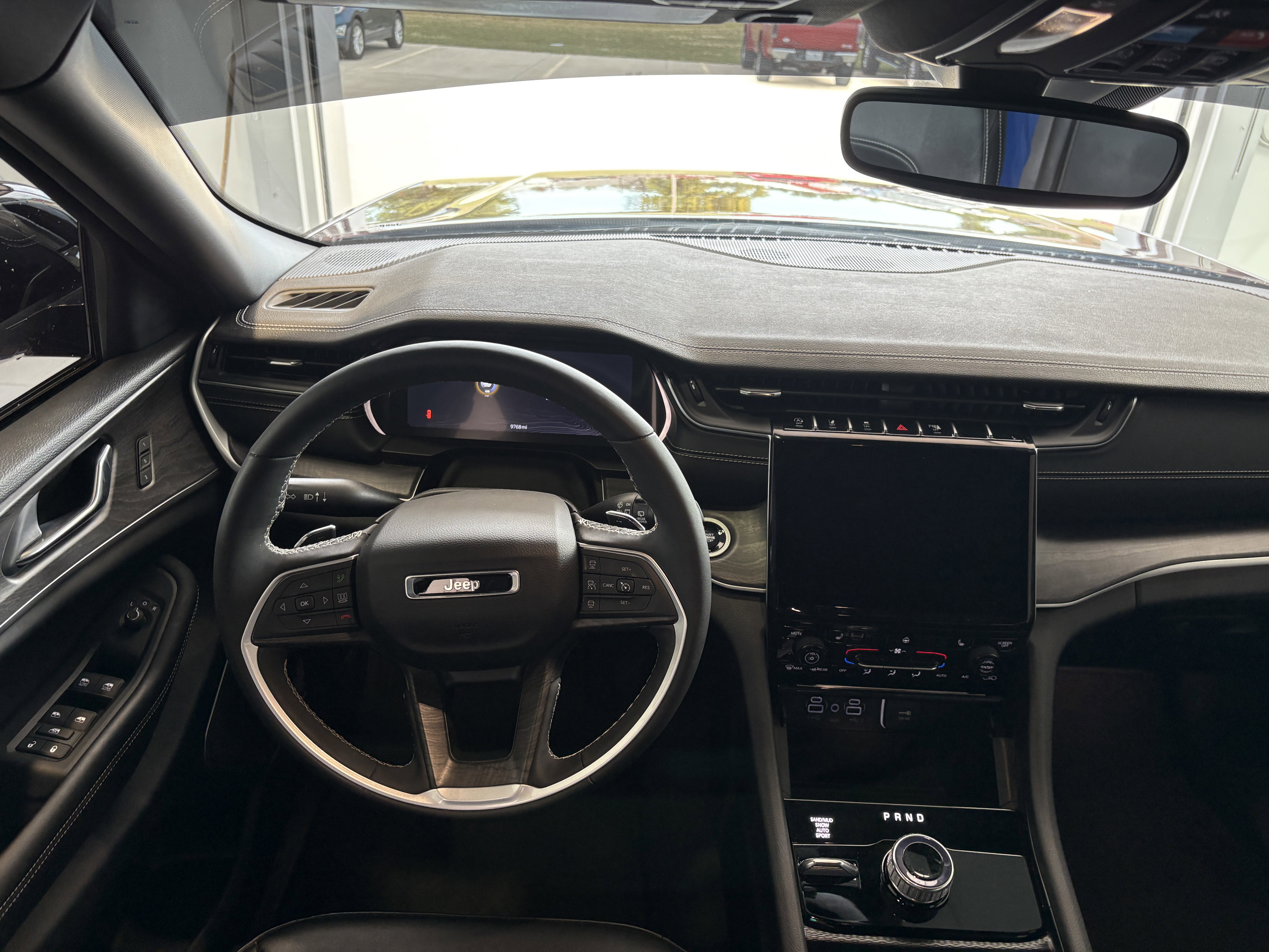 Used 2024 Jeep Grand Cherokee Limited w/ Trailer Tow Package image 11