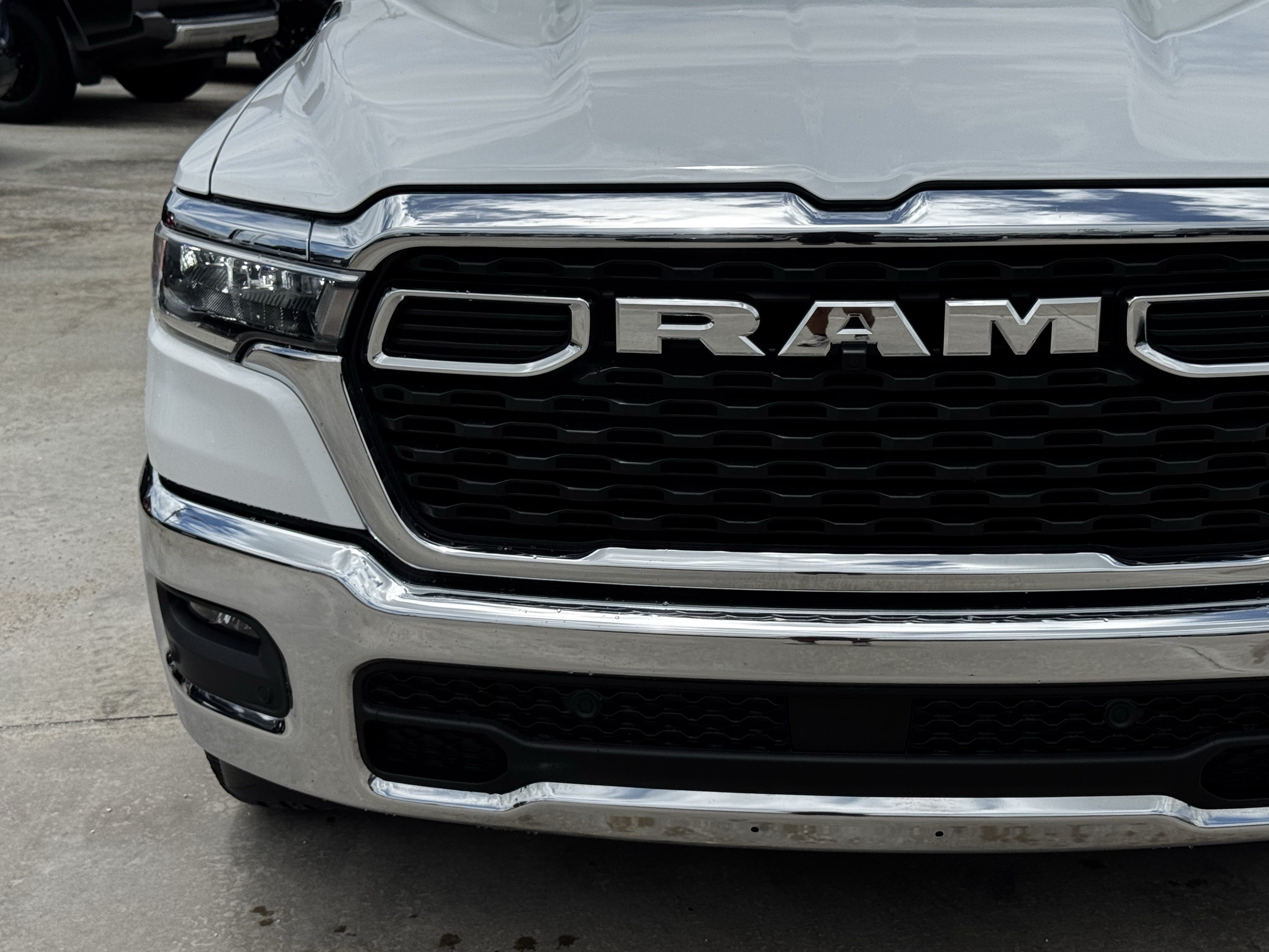 Used 2025 RAM 1500 Big Horn AWD/4WD image 6