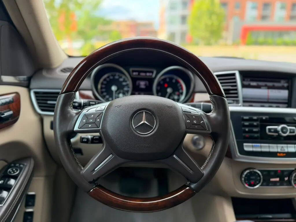Used 2013 Mercedes-Benz GL 550 4MATIC image 14