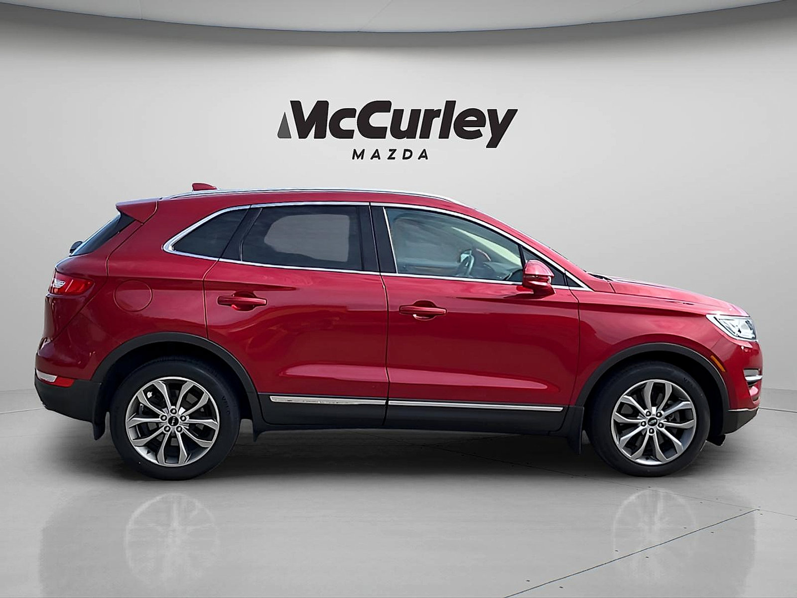 Used 2017 Lincoln MKC Select w/ Select Plus Package AWD/4WD image 8