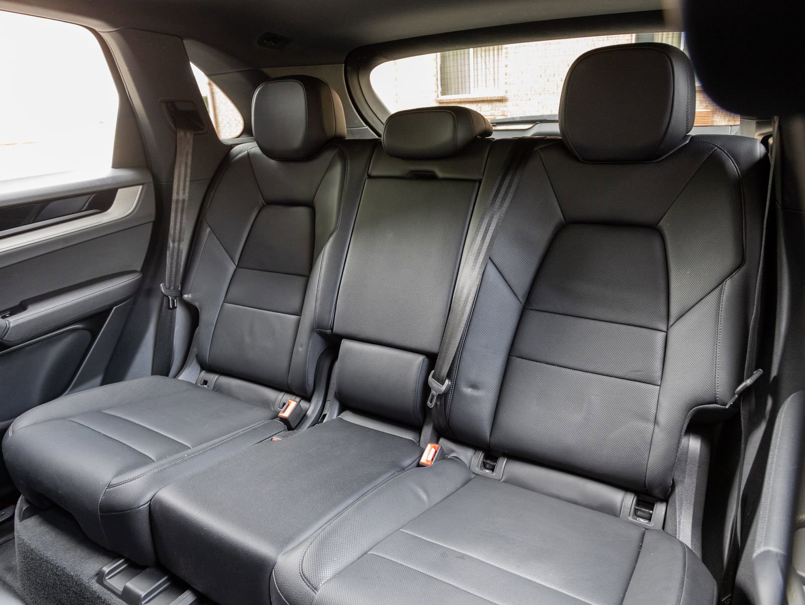 Certified 2025 Porsche Cayenne image 28