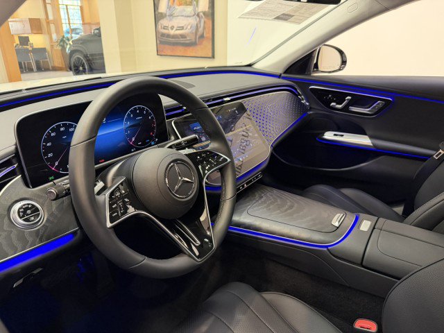 Used 2025 Mercedes-Benz E 350 Sedan image 10