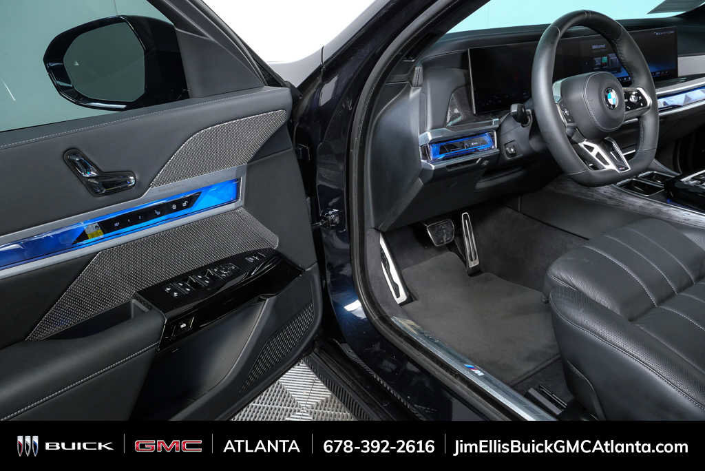 Used 2023 BMW 760i xDrive AWD/4WD image 8