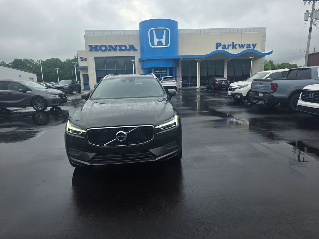 Used 2020 Volvo XC60 T5 Momentum w/ Protection Package Premier AWD/4WD image 8