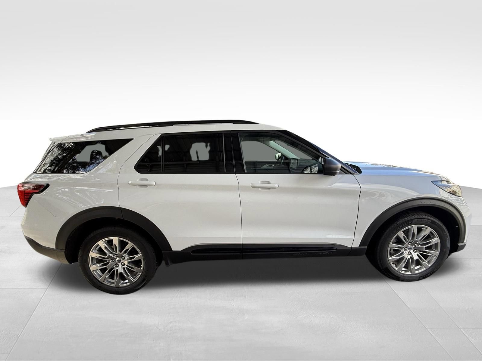Used 2026 Ford Explorer Active w/ Active Comfort Package image 4
