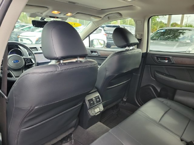 Used 2019 Subaru Outback 3.6R Limited AWD/4WD image 17