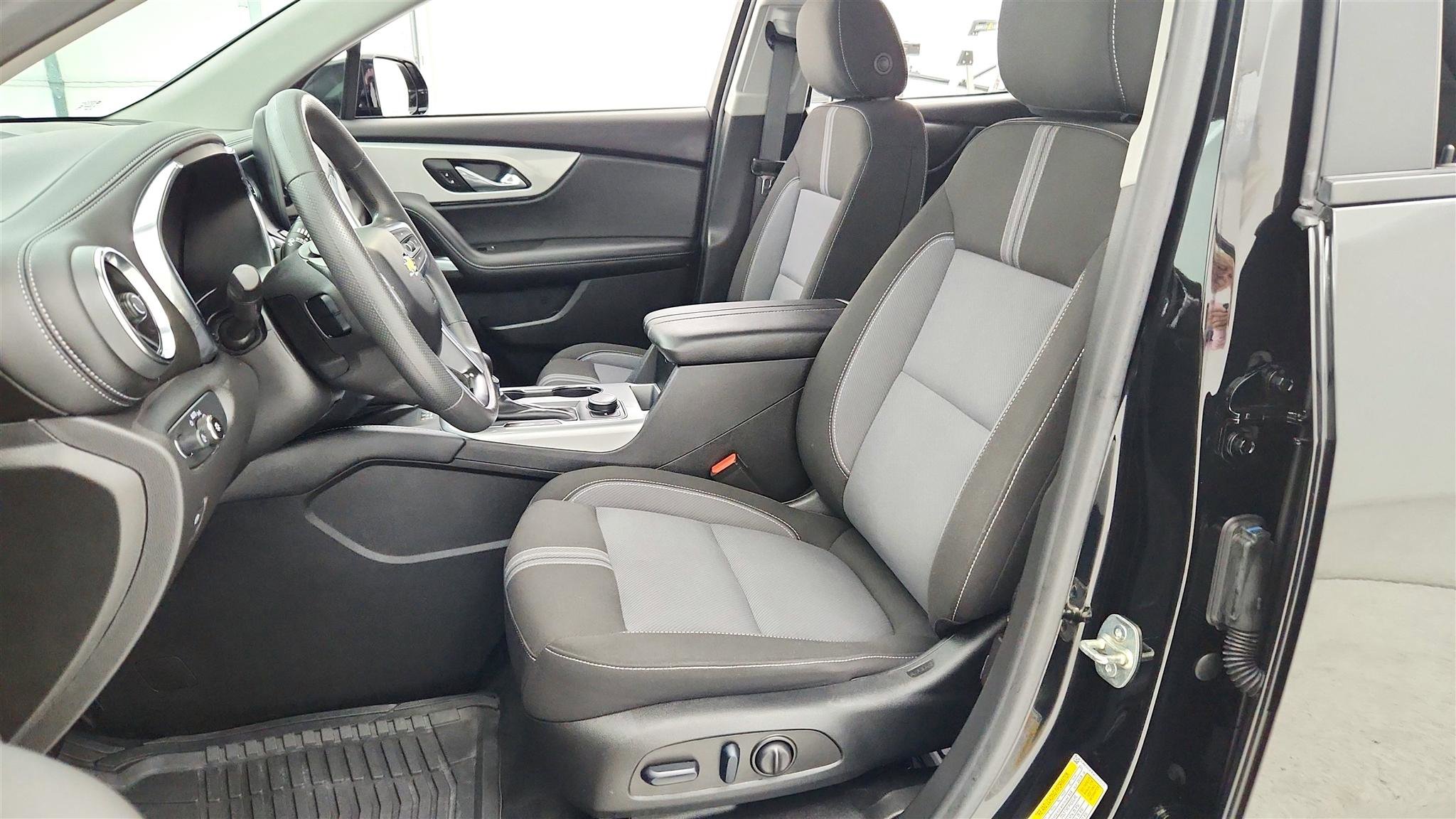 Used 2024 Chevrolet Blazer LT w/ Convenience Package FWD image 26