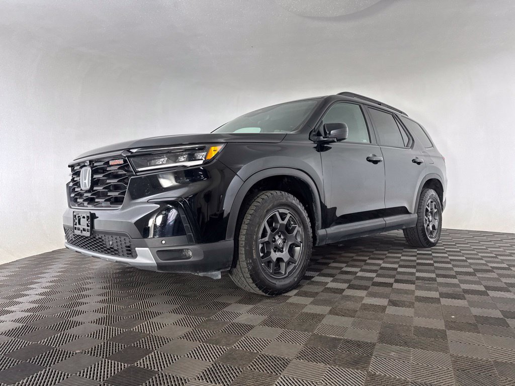 Used 2024 Honda Pilot TrailSport image 5