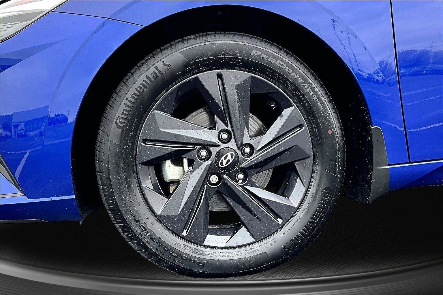 Used 2022 Hyundai Elantra SEL FWD image 9