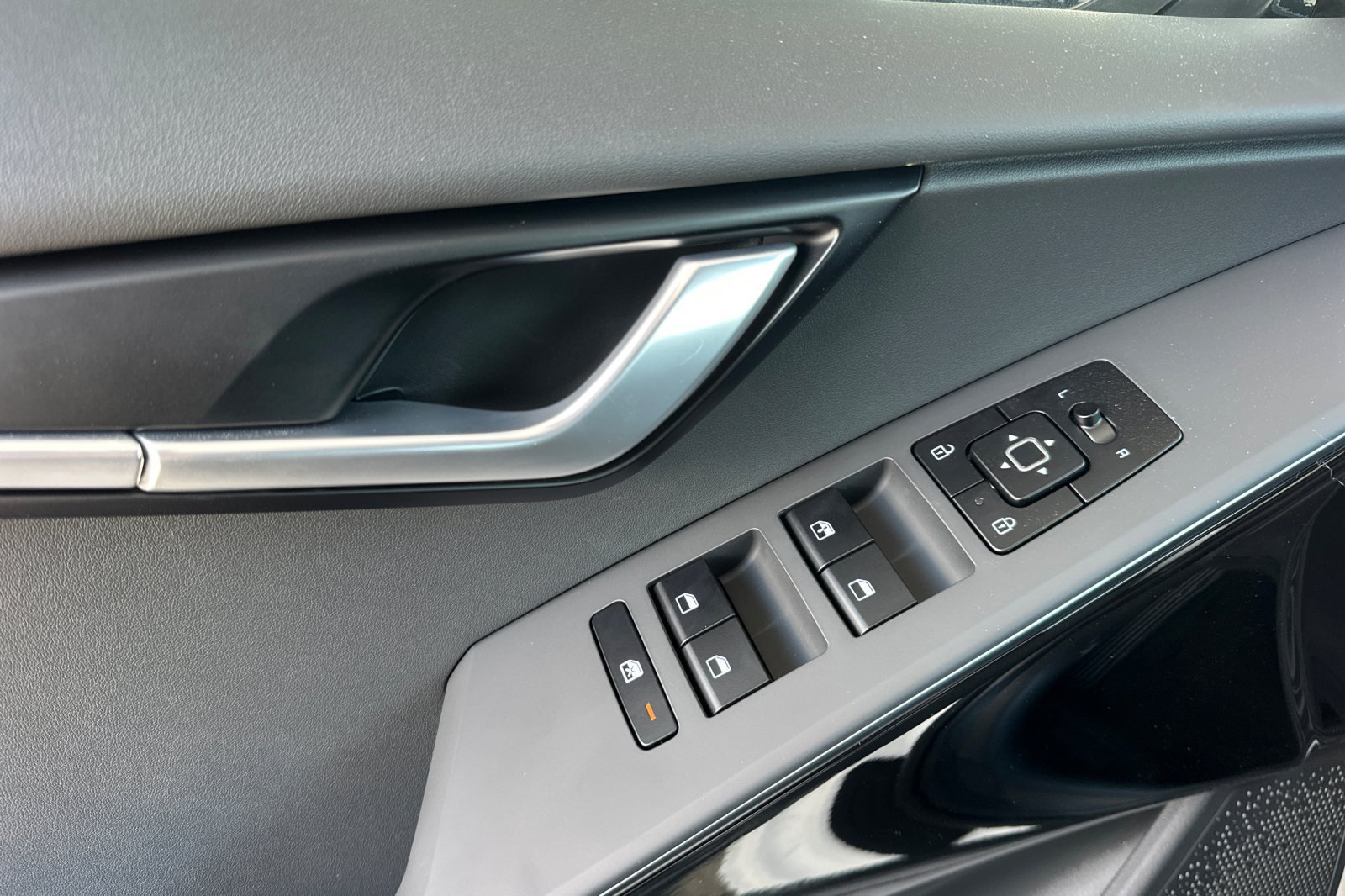 New 2026 Kia Niro Wind FWD image 11