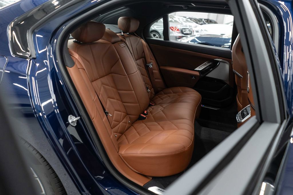 Used 2025 BMW 760i xDrive image 13