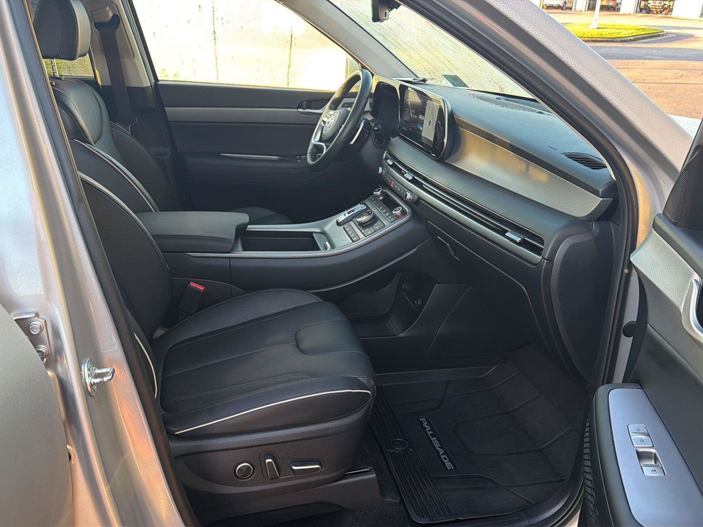 Used 2025 Hyundai Palisade SEL AWD/4WD image 14