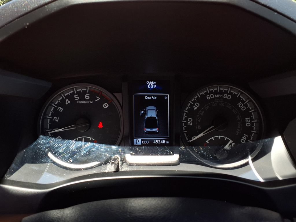 Certified 2023 Toyota Tacoma TRD Off-Road AWD/4WD image 15
