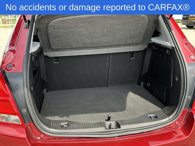 Used 2018 Chevrolet Trax LT w/ LT Convenience Package FWD image 12