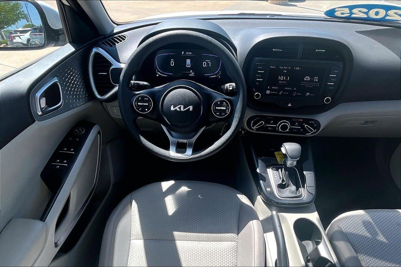 Used 2025 Kia Soul LX FWD image 8