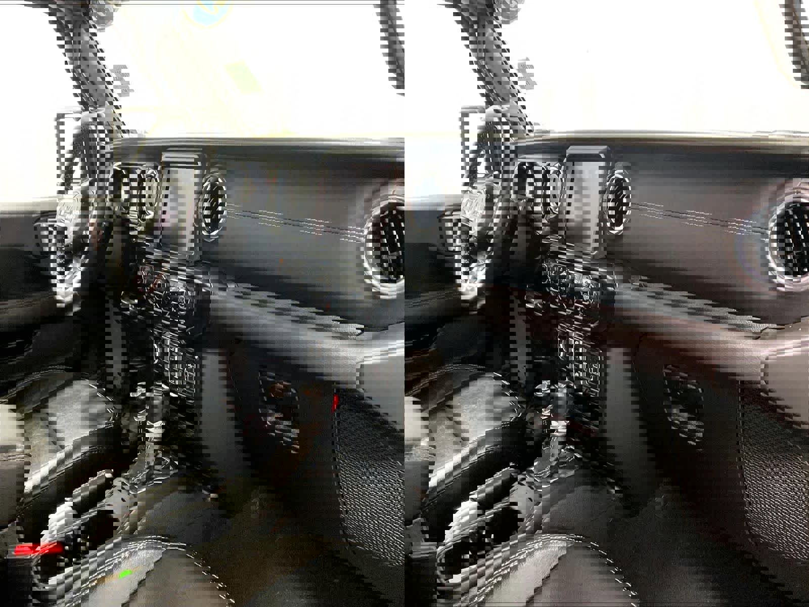 Used 2023 Jeep Wrangler Sahara w/ Cold Weather Group AWD/4WD image 14