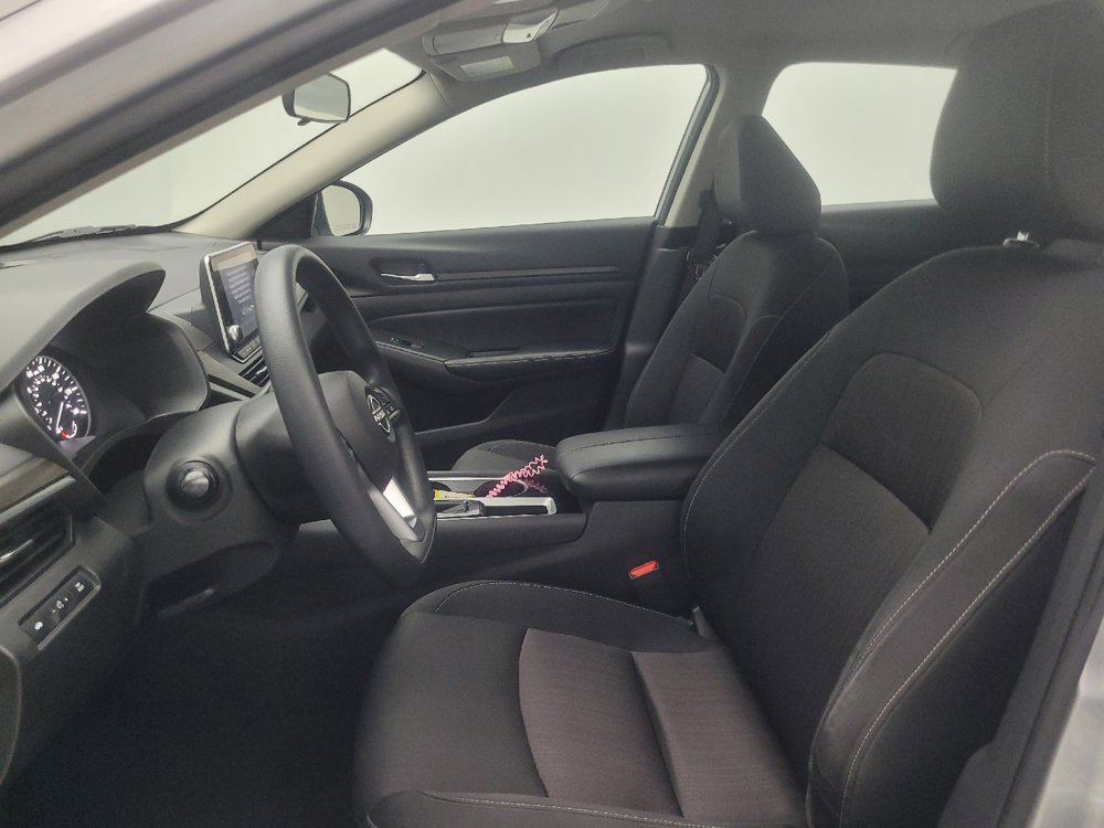 Used 2024 Nissan Altima 2.5 SV FWD image 17