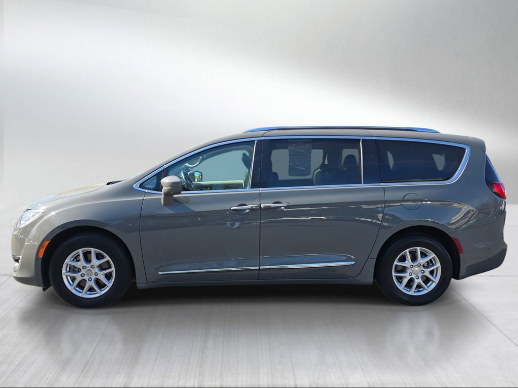 Used 2020 Chrysler Pacifica Touring-L image 6