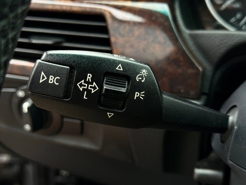 Used 2006 BMW 330xi Sedan image 33