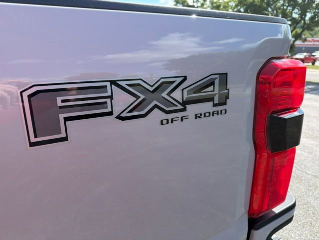 Used 2025 Ford F250 Lariat w/ Black Appearance Package AWD/4WD image 11