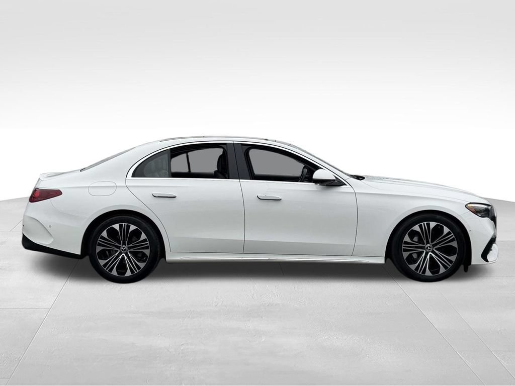 Used 2025 Mercedes-Benz E 350 4MATIC Sedan image 10