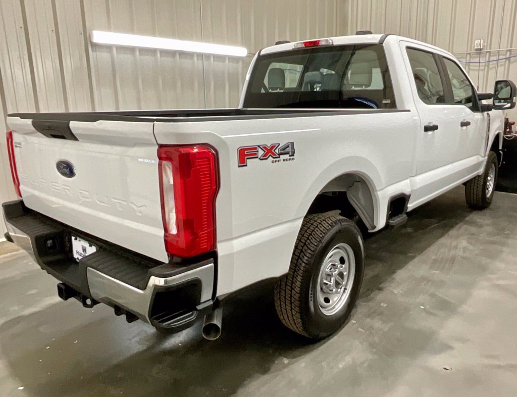 Used 2025 Ford F250 XL w/ FX4 Off-Road Package AWD/4WD image 21