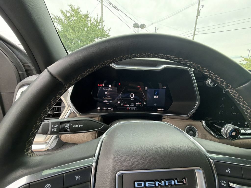 Used 2024 GMC Canyon Denali AWD/4WD image 15