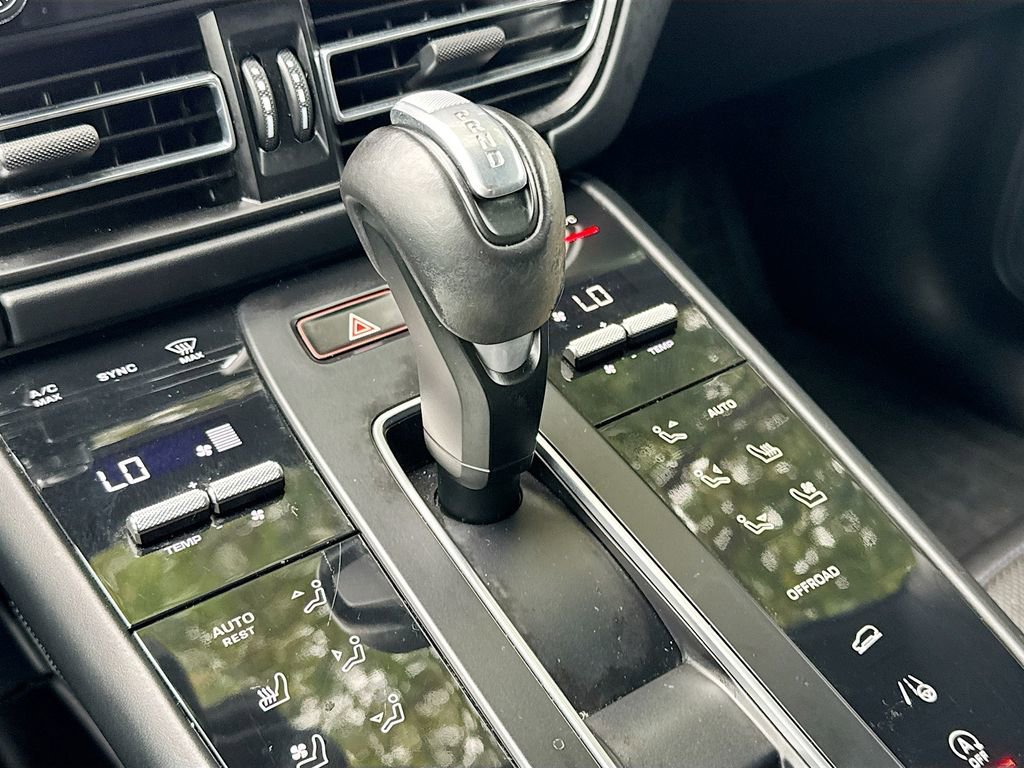 Used 2023 Porsche Macan image 18