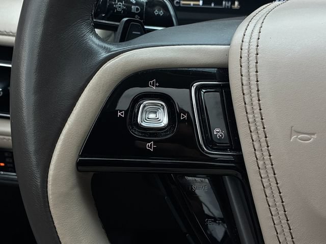 Used 2022 Lincoln Aviator Grand Touring w/ Equipment Group 301A AWD/4WD image 25