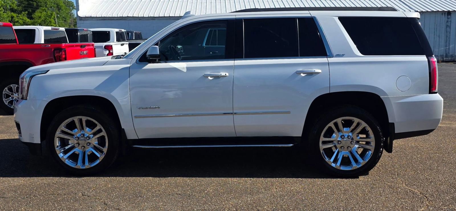 Used 2018 GMC Yukon SLT w/ Premium Edition AWD/4WD image 5