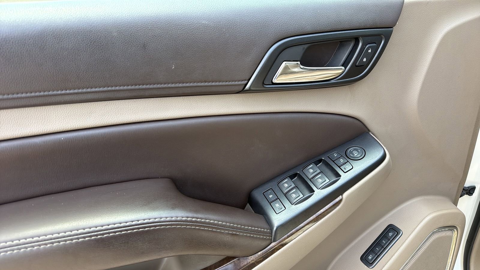 Used 2015 Chevrolet Tahoe LT RWD image 9
