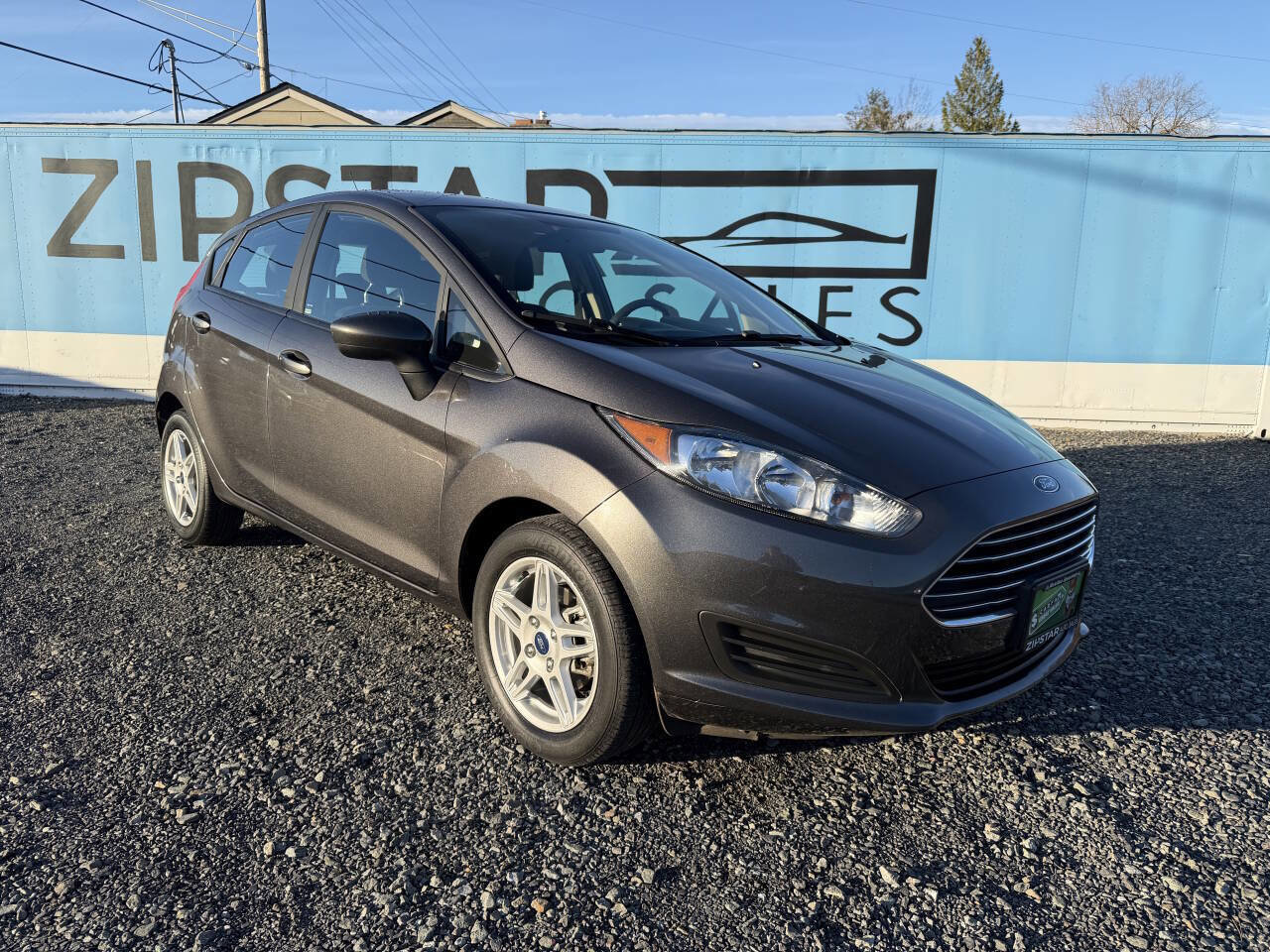 Used 2017 Ford Fiesta SE image 1