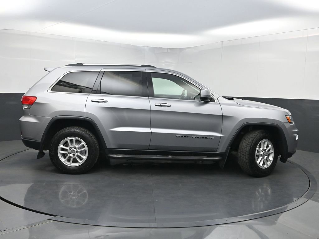 Used 2018 Jeep Grand Cherokee Laredo AWD/4WD image 38