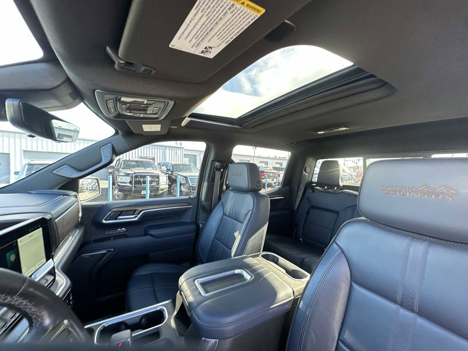 Used 2022 Chevrolet Silverado 1500 High Country w/ Technology Package image 16