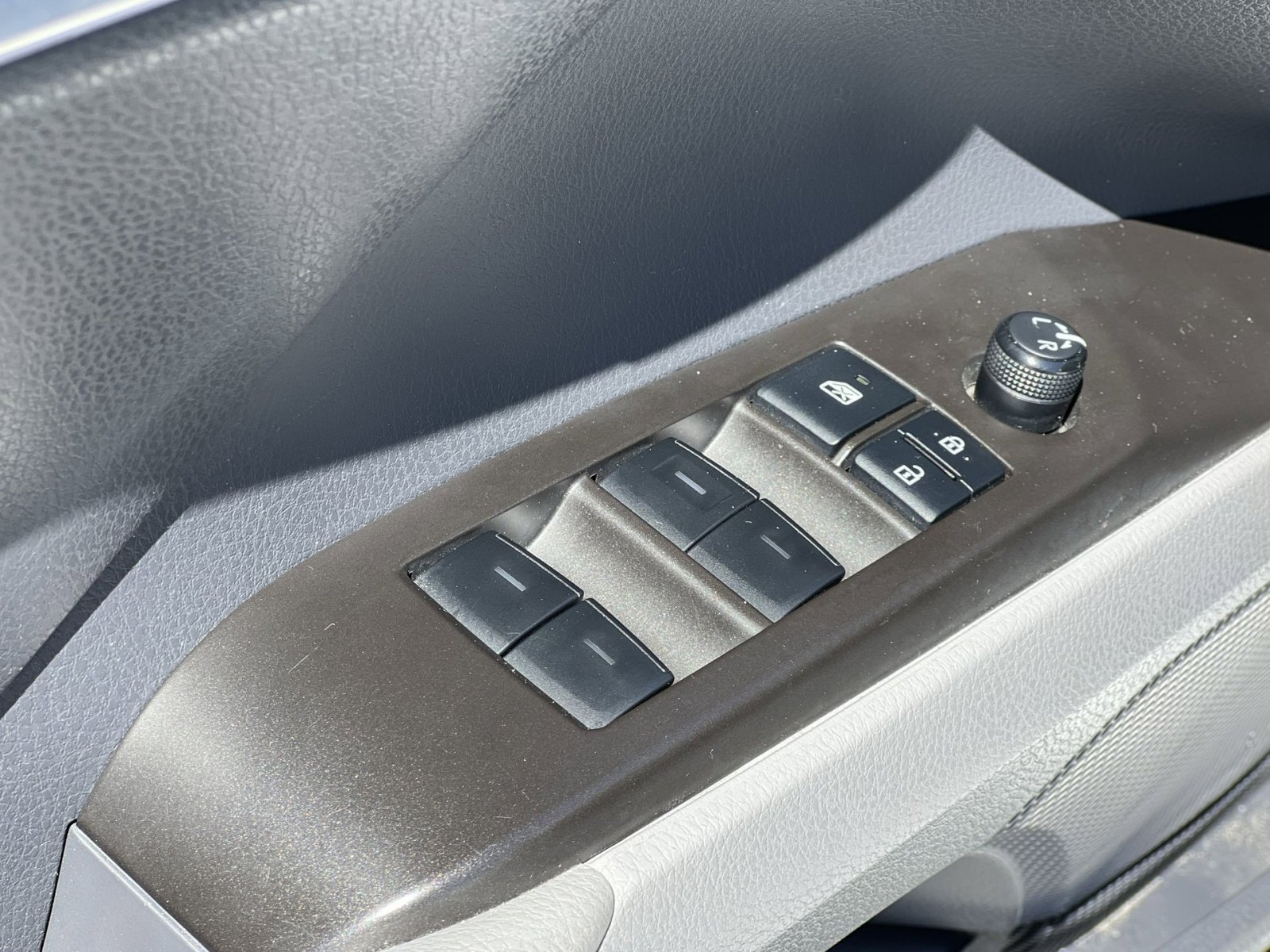 Used 2023 Toyota Camry SE FWD image 12