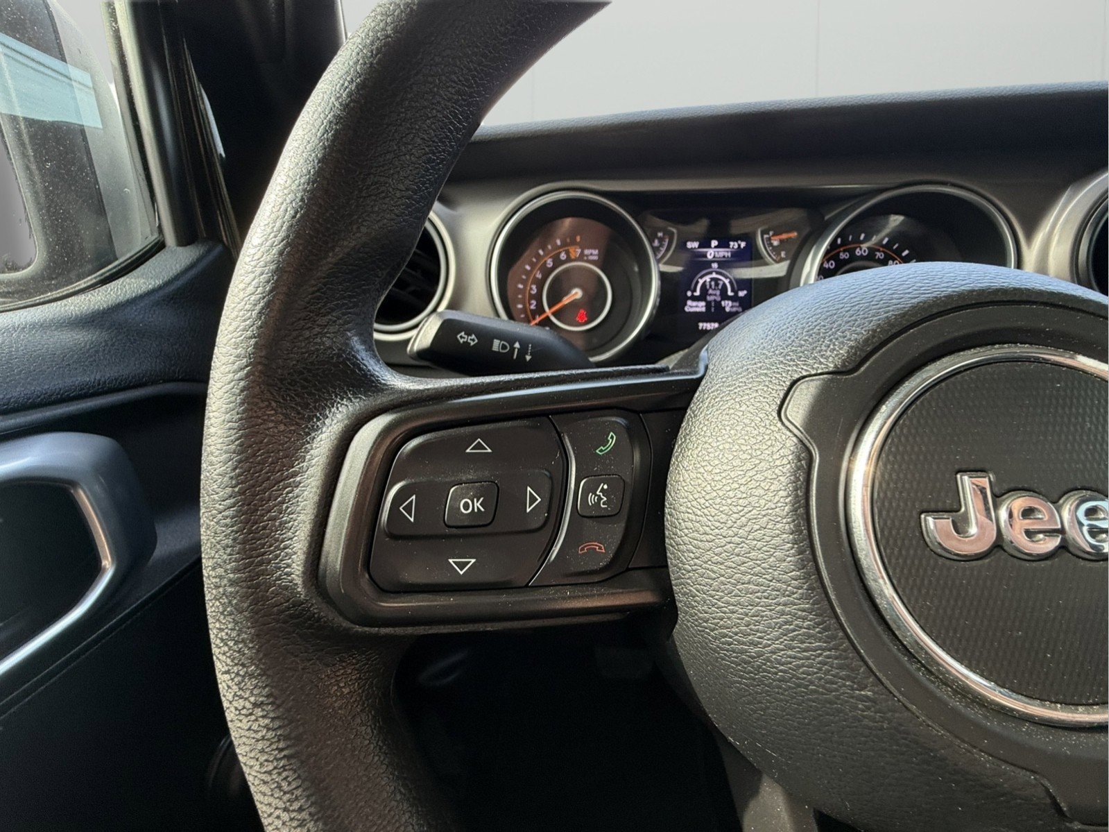 Used 2020 Jeep Gladiator Sport image 23