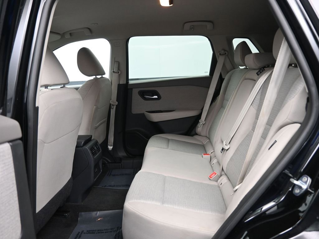 Used 2023 Nissan Rogue SV image 29