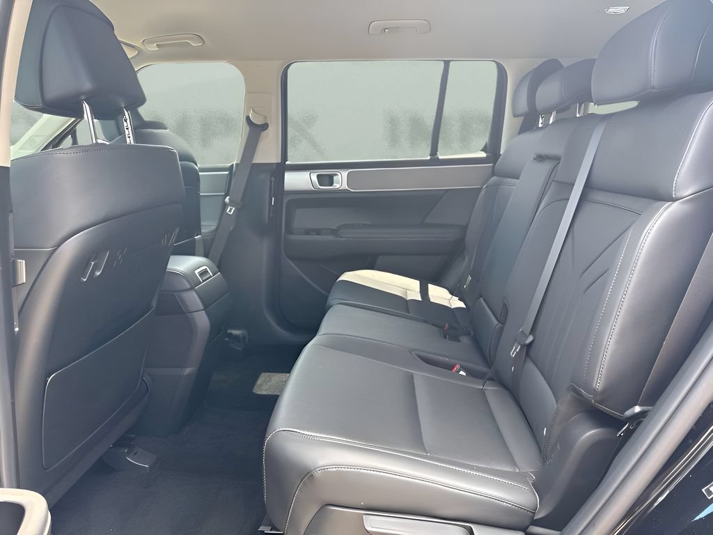 Used 2026 Hyundai Santa Fe SEL FWD image 18