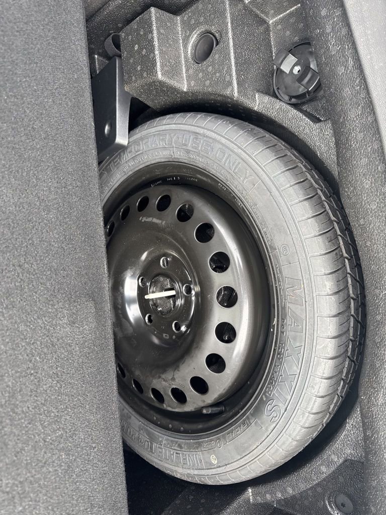 Used 2022 Buick Envision Essence w/ Safety Package image 42