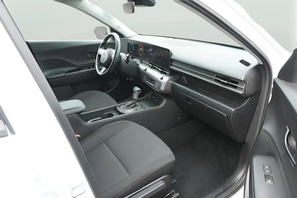 Used 2025 Hyundai Kona SEL image 15