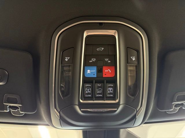 New 2025 Jeep Grand Cherokee Limited w/ Luxury Tech Group II image 21