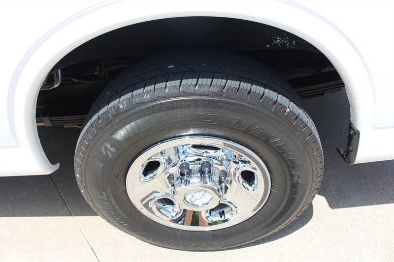 Used 2016 Chevrolet Express 3500 LT w/ LT Preferred Equipment Group RWD image 34
