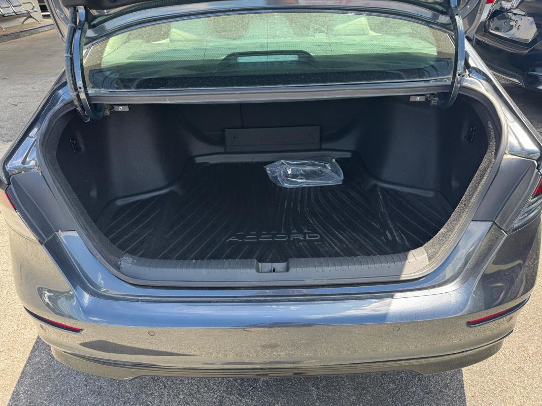 Used 2025 Honda Accord Touring image 17