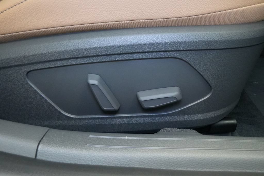 New 2025 Hyundai Sonata Limited FWD image 43