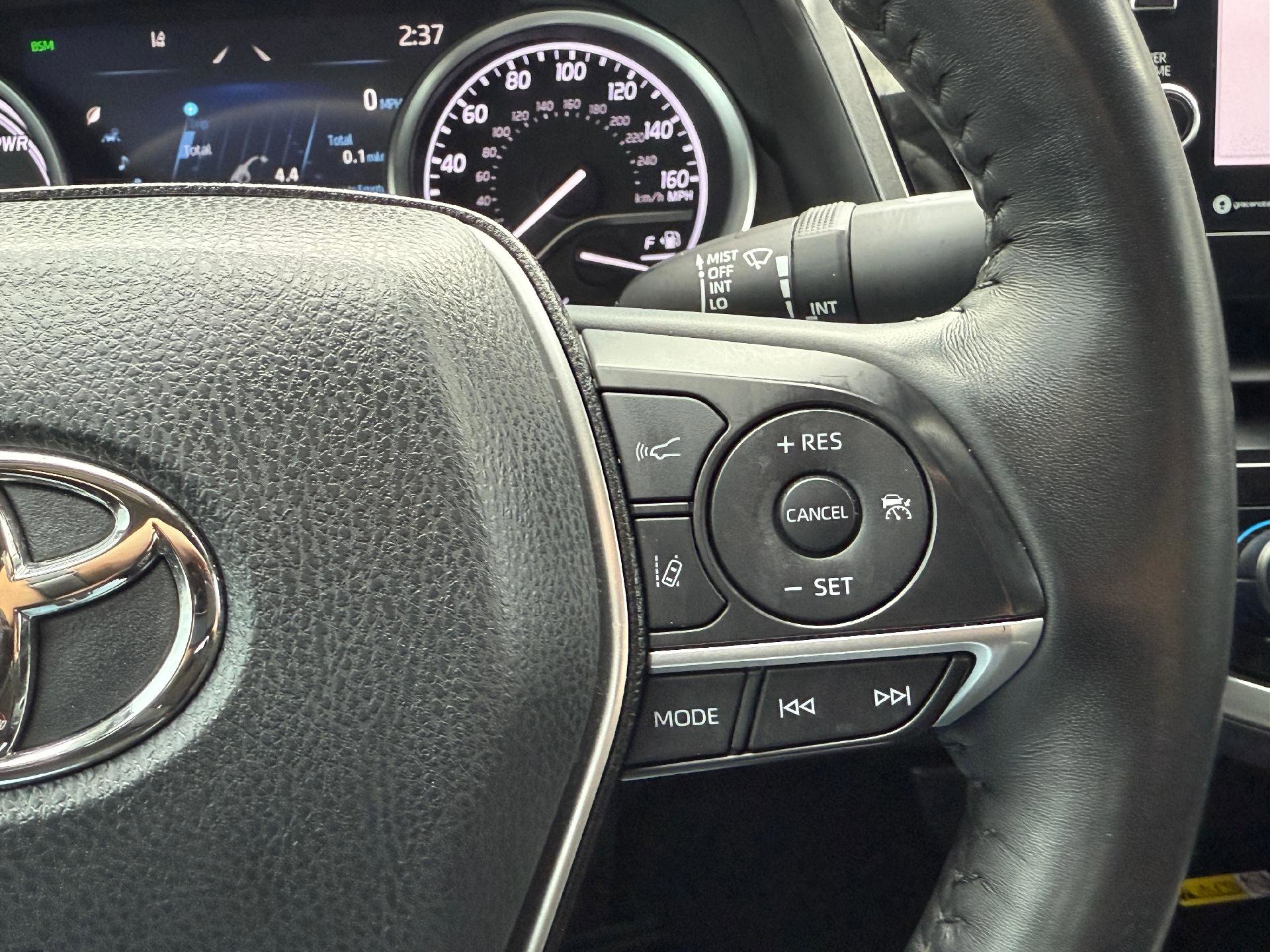 Used 2022 Toyota Camry XLE image 13