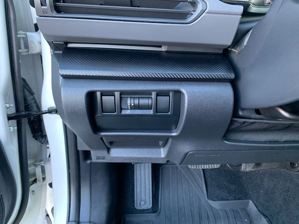 Used 2024 Subaru Crosstrek 2.0i Premium image 28