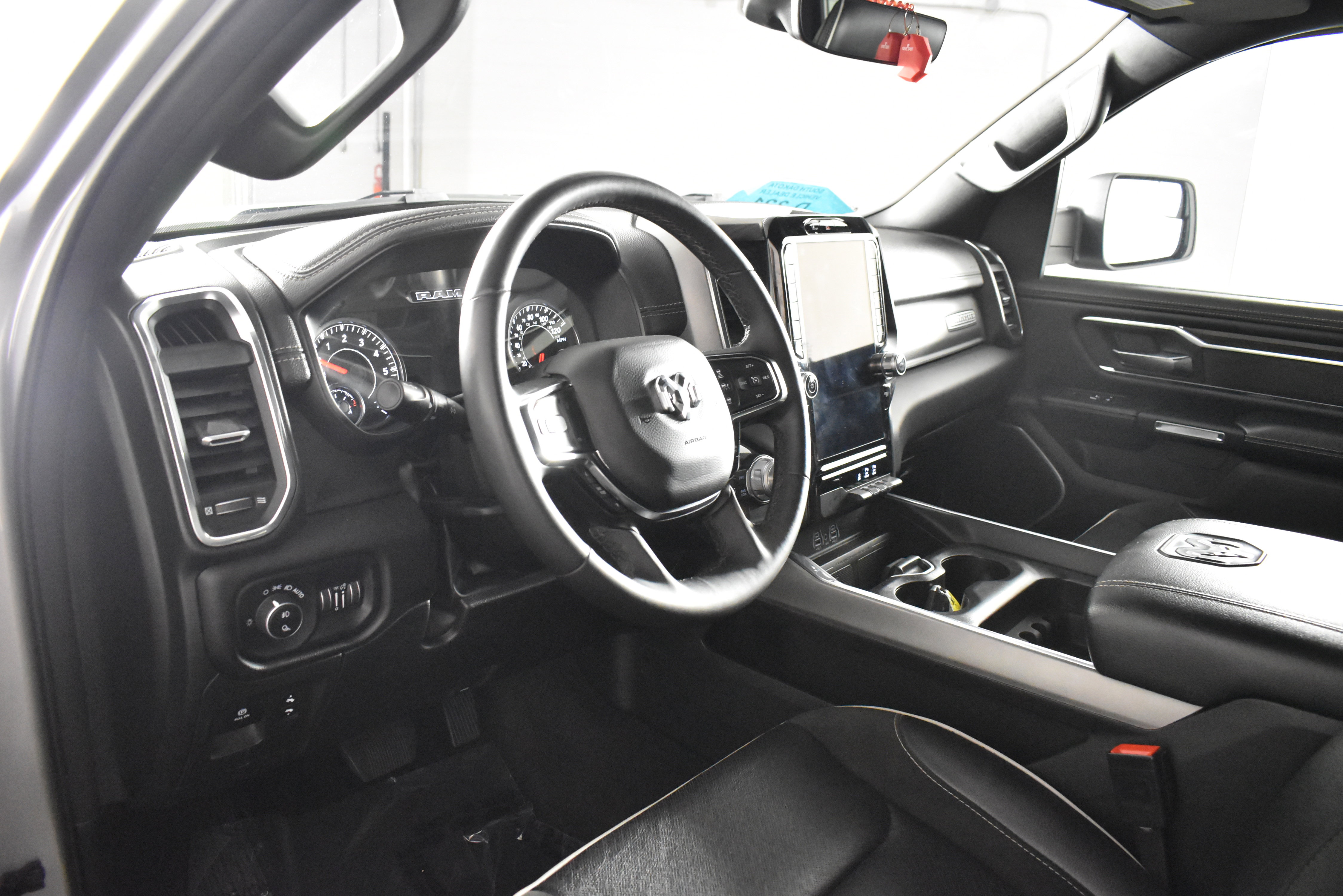 Used 2025 RAM 1500 Laramie image 2