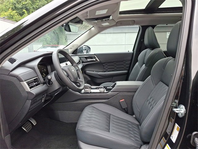New 2025 Mitsubishi Outlander SEL image 6