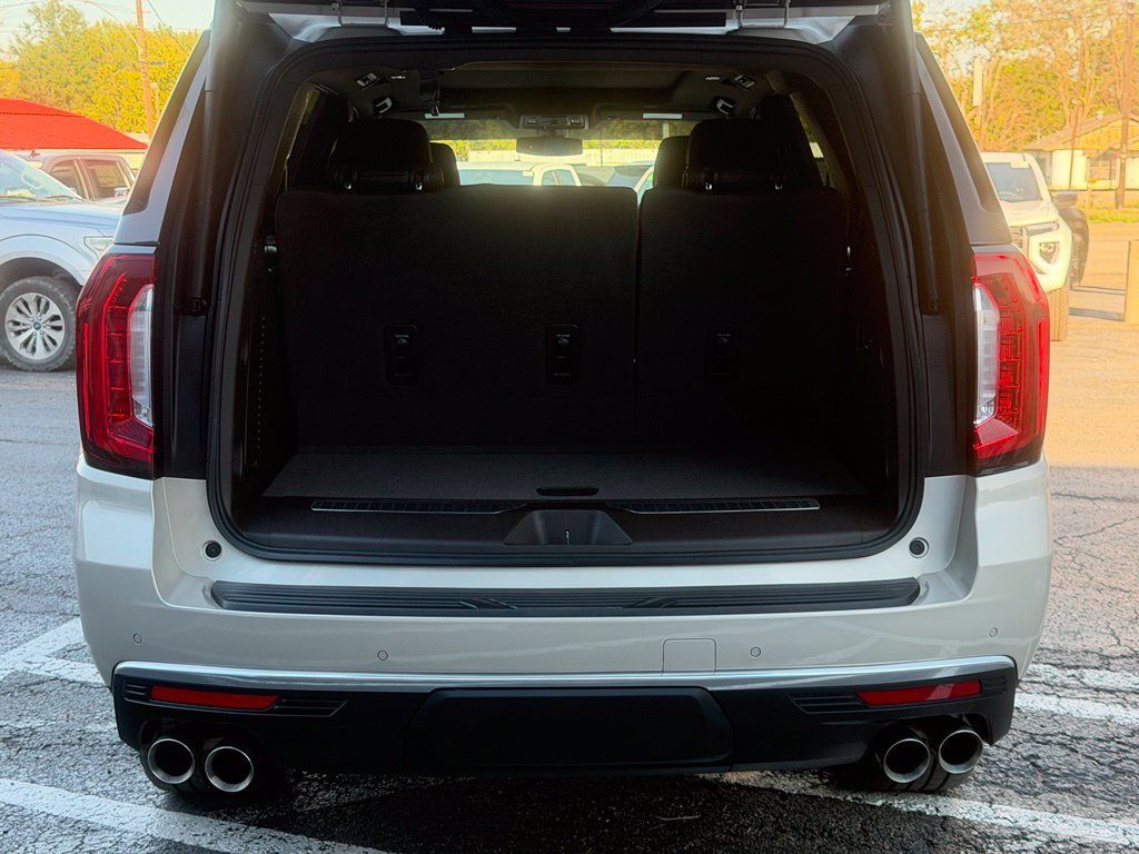 Used 2022 GMC Yukon Denali RWD image 9