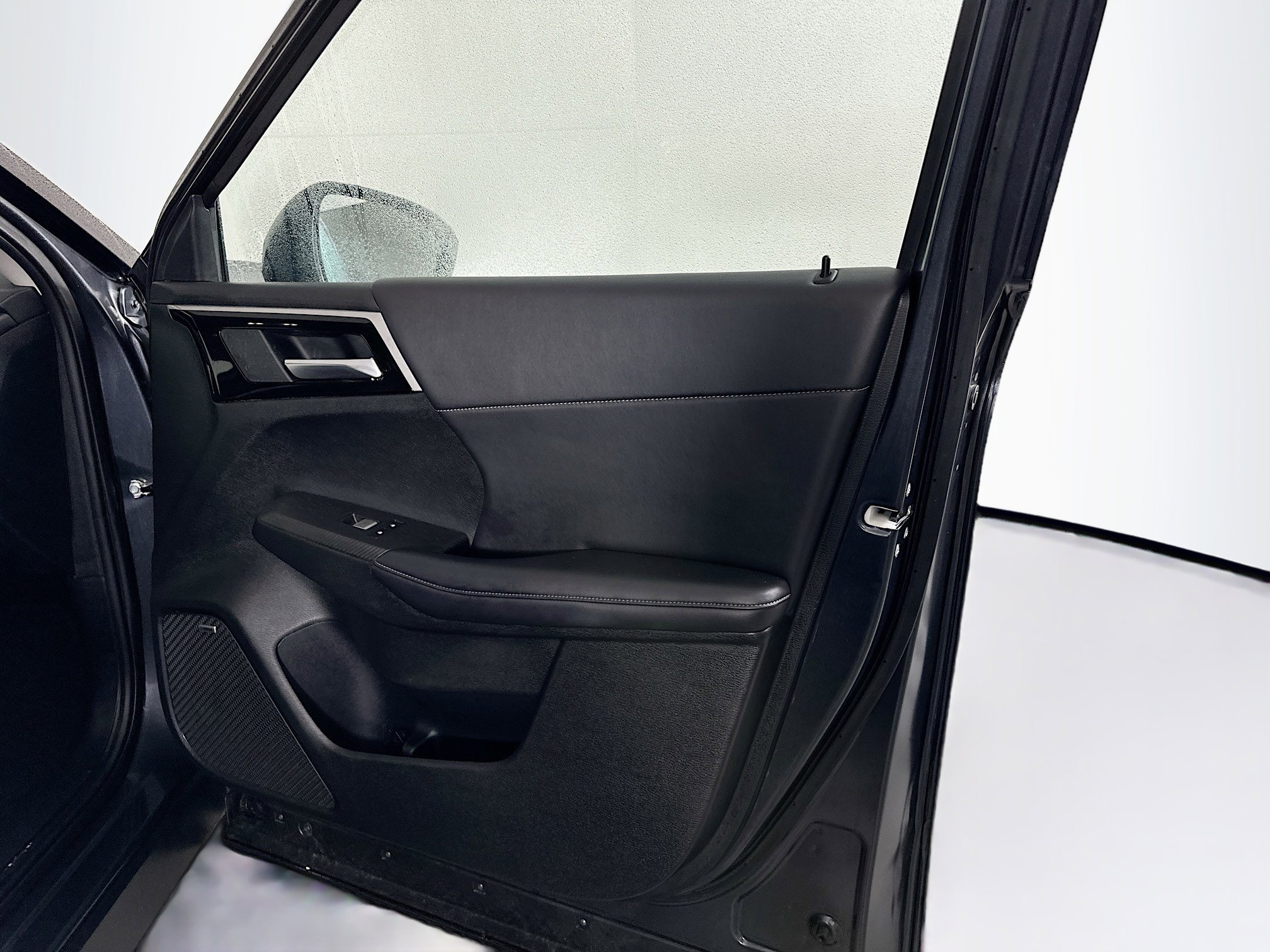 Used 2025 Mitsubishi Outlander SE image 33